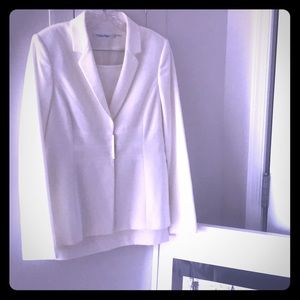 New Calvin Klein suit with skirt • wool white
